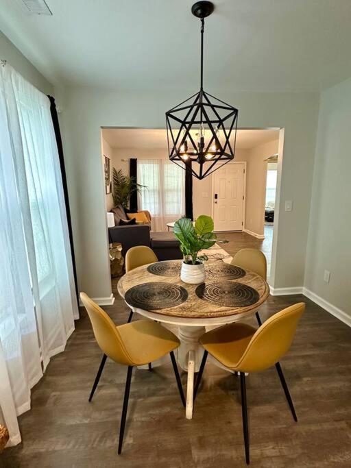 Cozy And Luxury Home Raleigh Exteriér fotografie