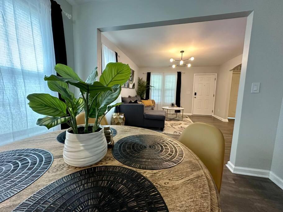 Cozy And Luxury Home Raleigh Exteriér fotografie